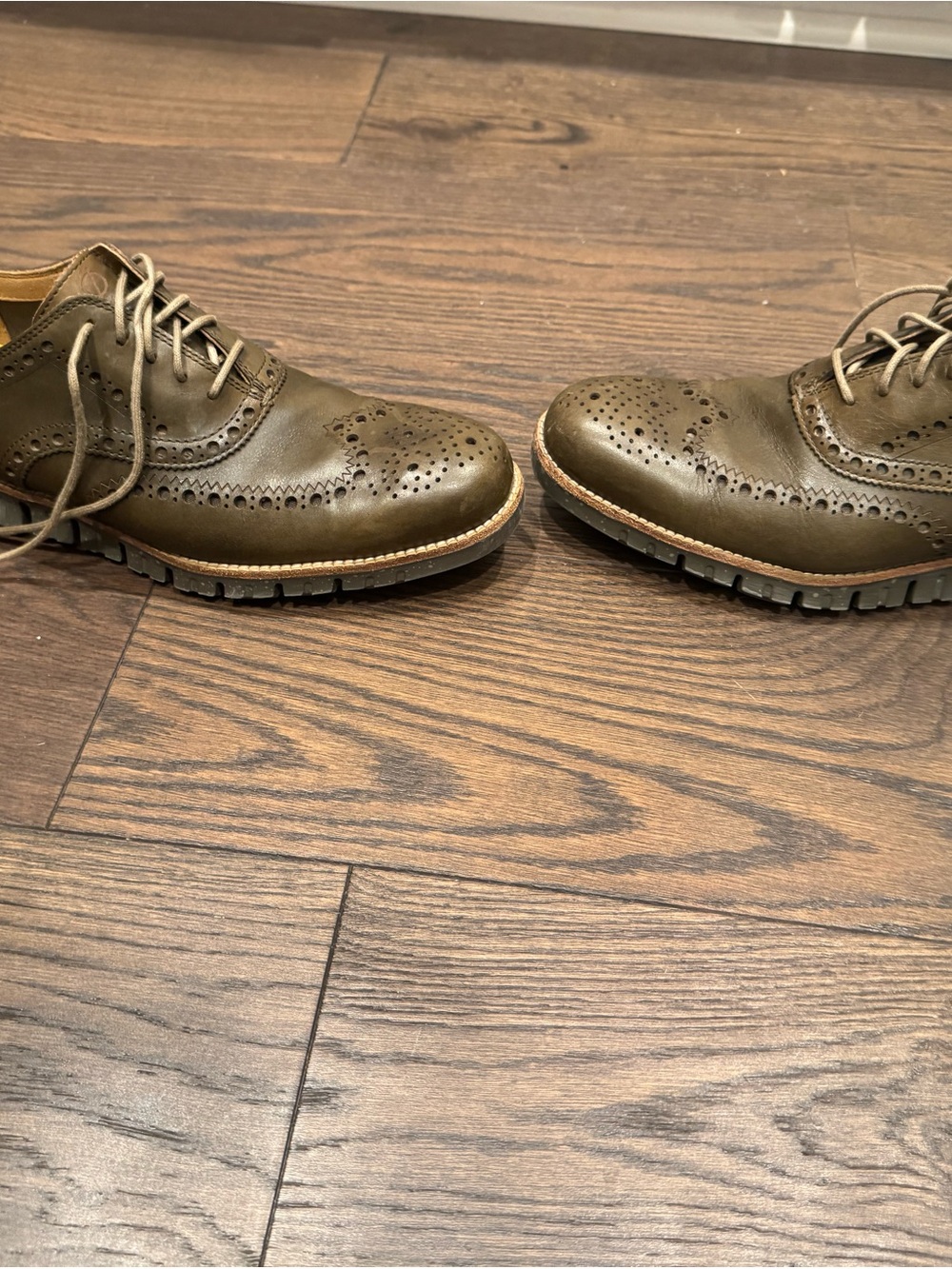 Cole Haan golden brown metallic Wingtip Brogues with Lug Sole zero’s. 9size men